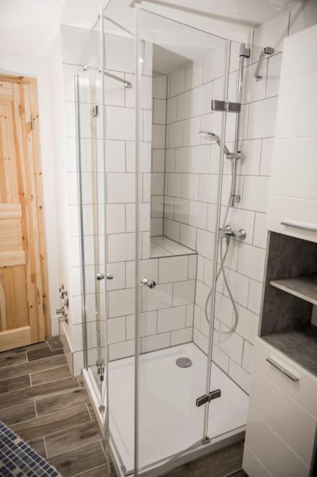Stadt-Ferienwohnung Mit 55 M² Fuer 2 Erw. Personen Und Kind Bis 3 Jahren Бад-Лаутерберг Экстерьер фото